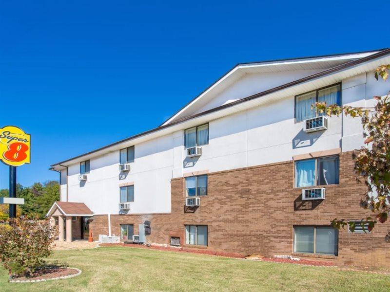 Super 8 By Wyndham Richmond/broad Street Motel Henrico