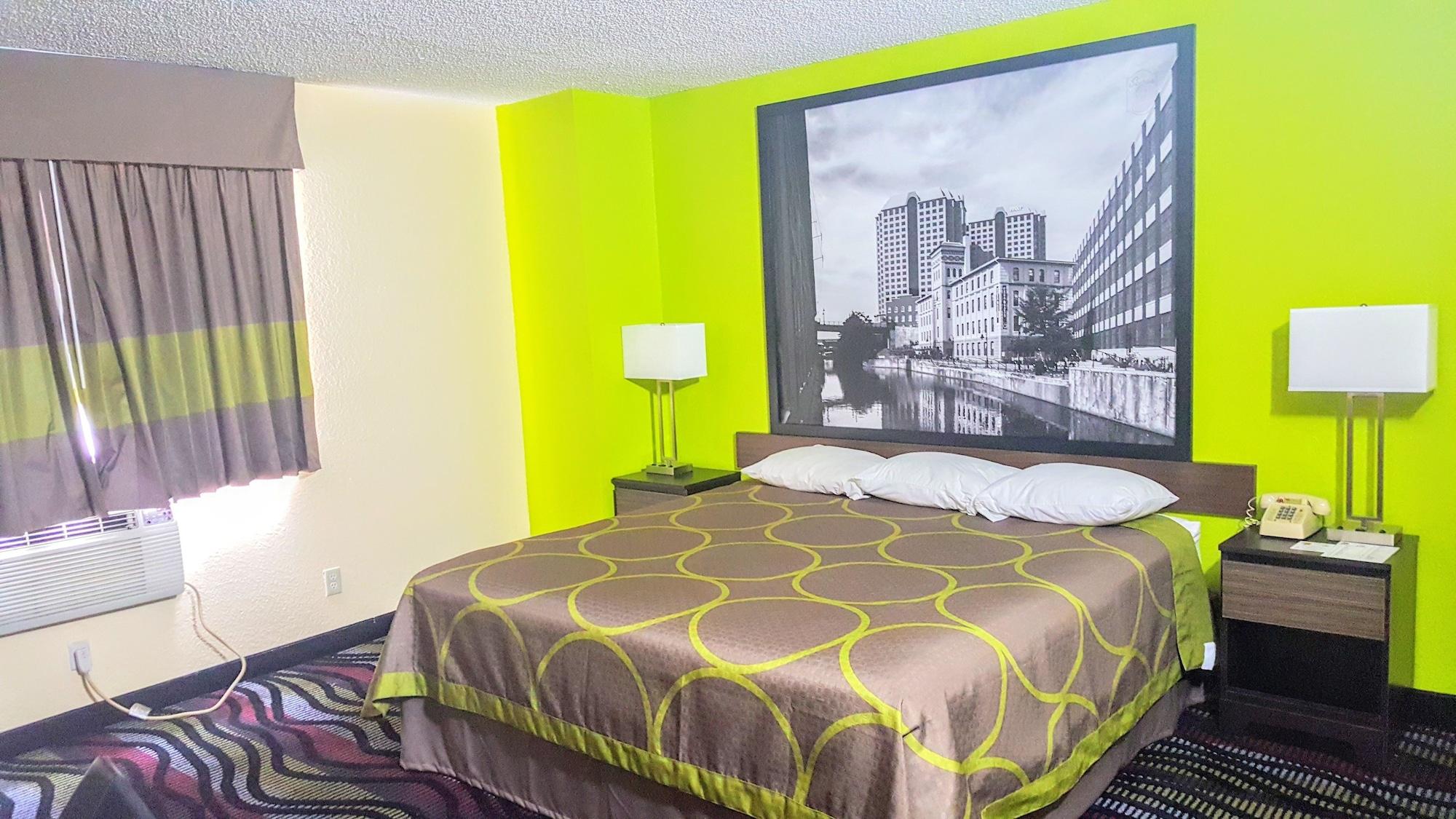 Super 8 By Wyndham Richmond/broad Street