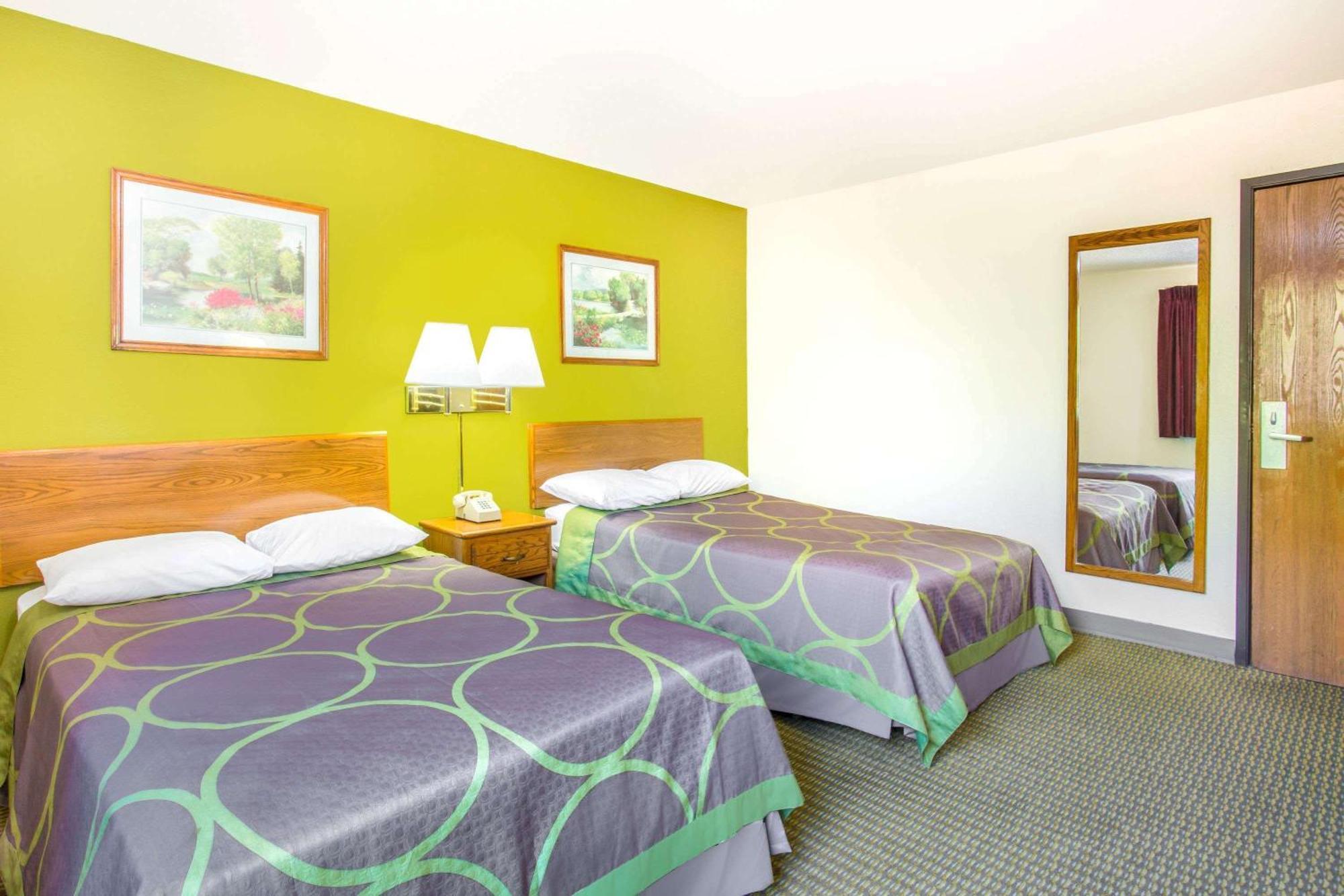 Super 8 By Wyndham Richmond/broad Street Henrico