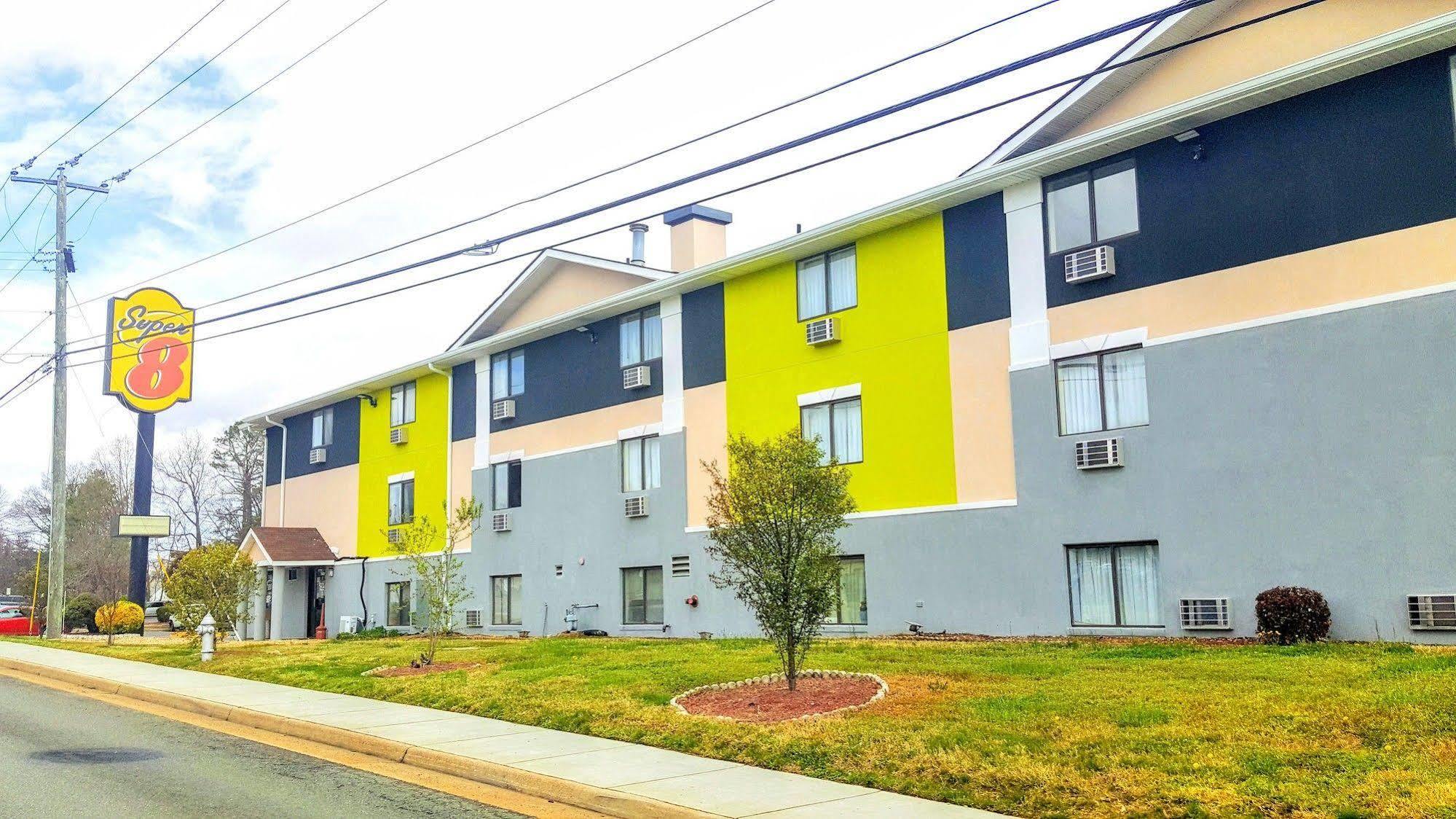 Super 8 By Wyndham Richmond/broad Street Motel Henrico